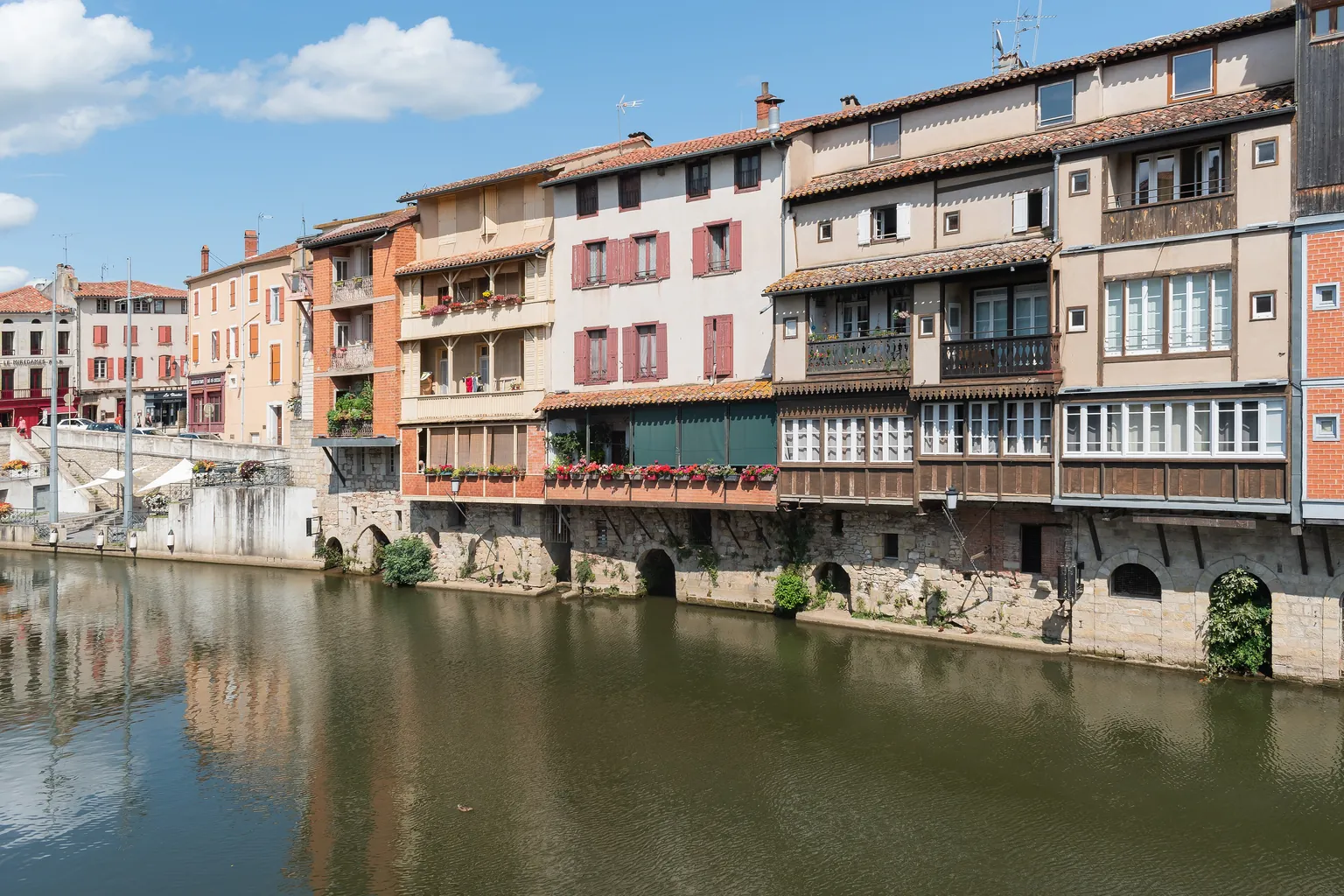Les anciennes maisons de tanneurs au bord de l’Agout à Castres